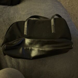 Black leather shoulder bag #leatherbag